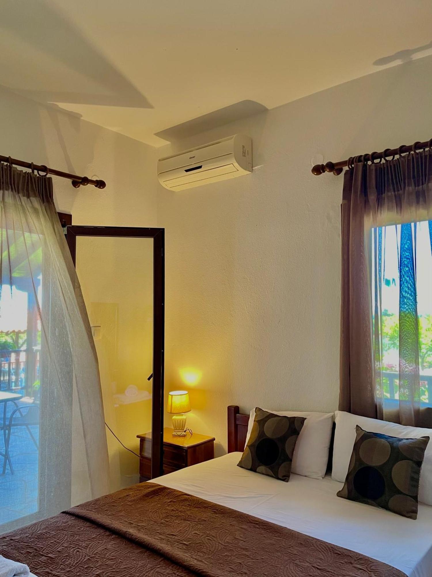 Anna Dani Apartments Вурвуру Екстер'єр фото