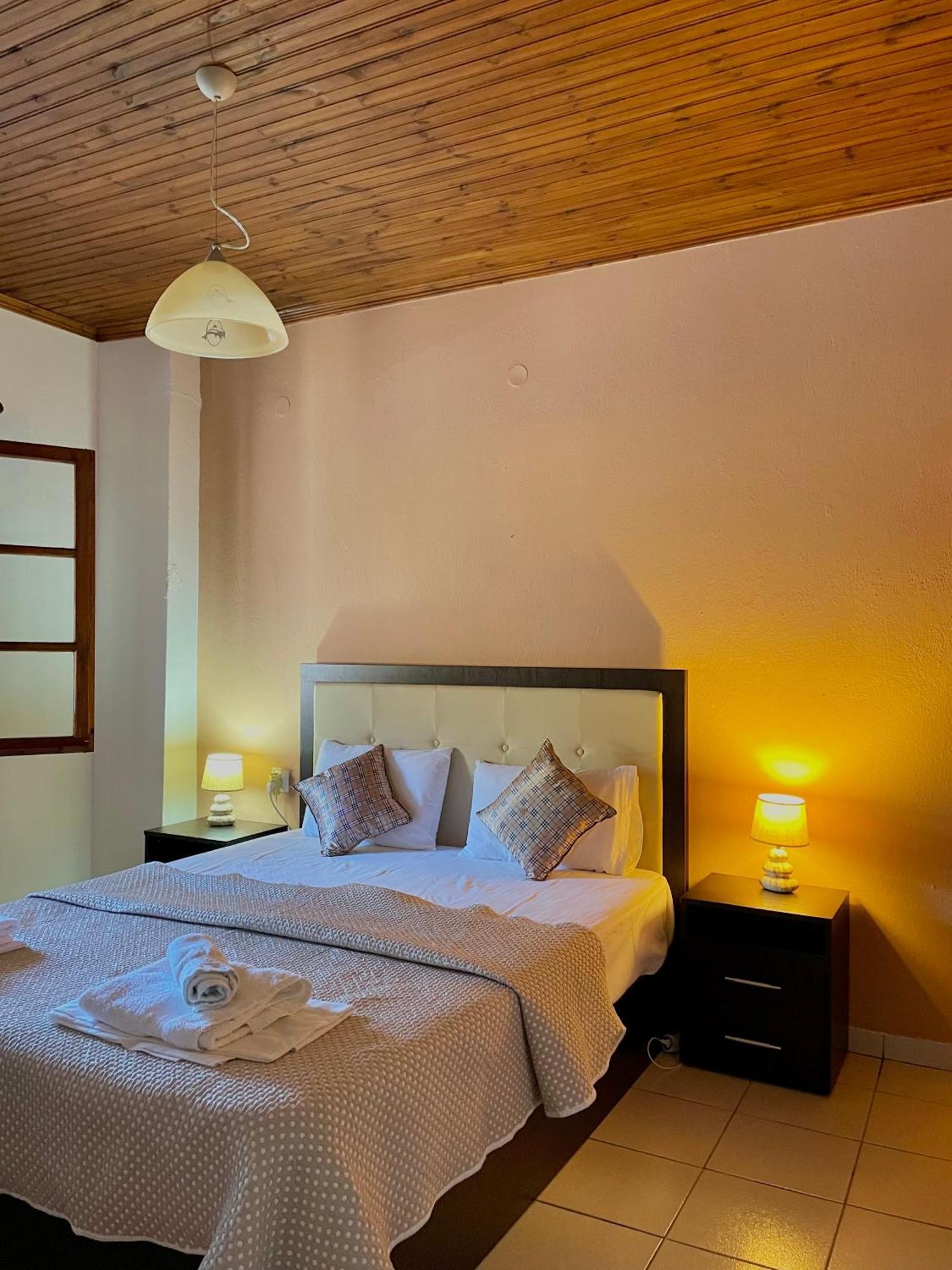 Anna Dani Apartments Вурвуру Екстер'єр фото