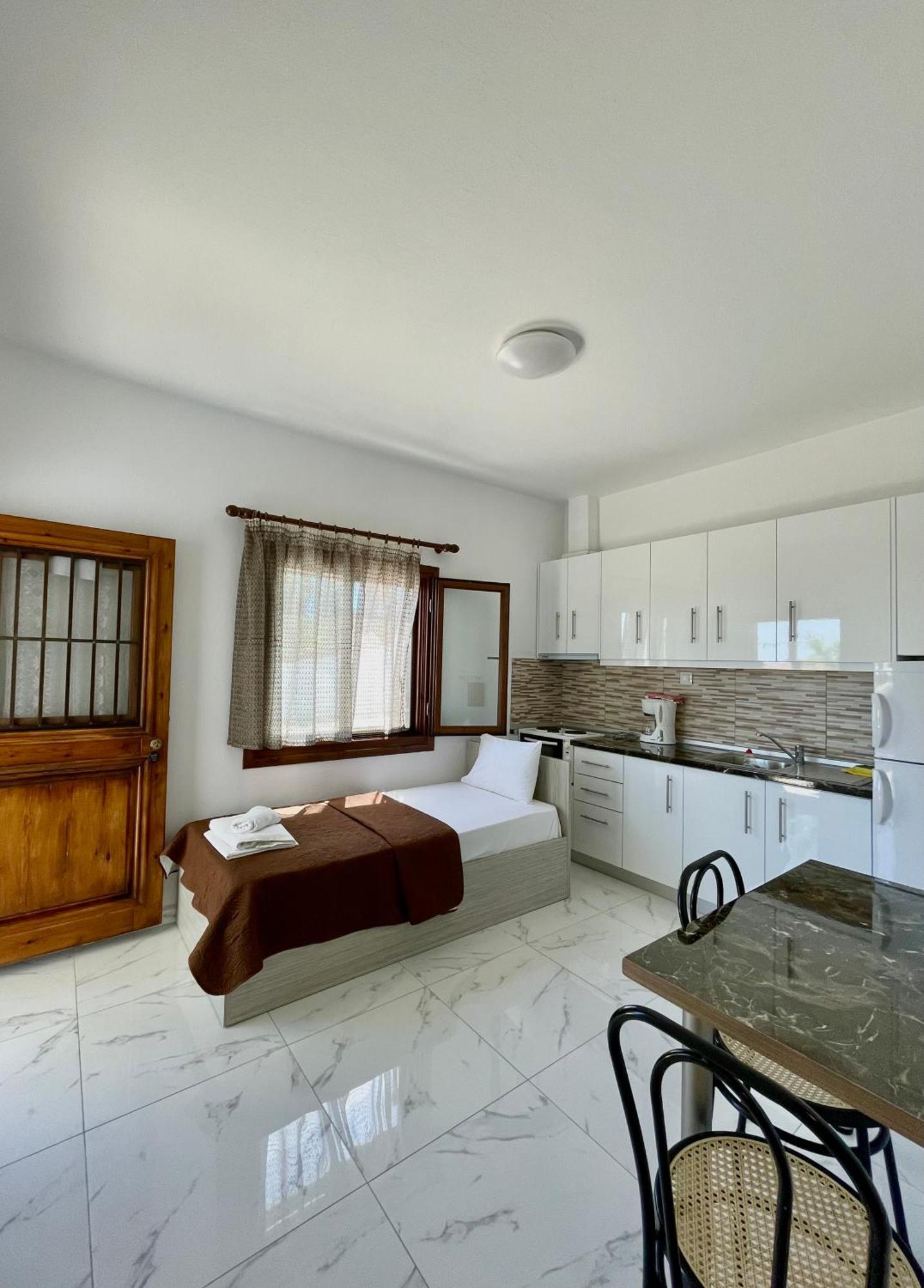 Anna Dani Apartments Вурвуру Екстер'єр фото